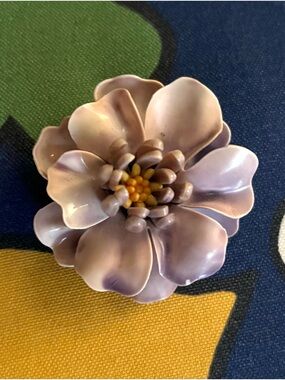 Vintage 50s 60s Flower Brooch Purple Lavender Pin Plastic Lucite Layered Petals